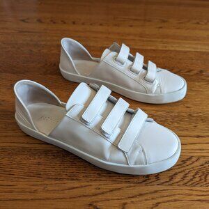 Freda Salvador Libby D'Orsay Sneaker